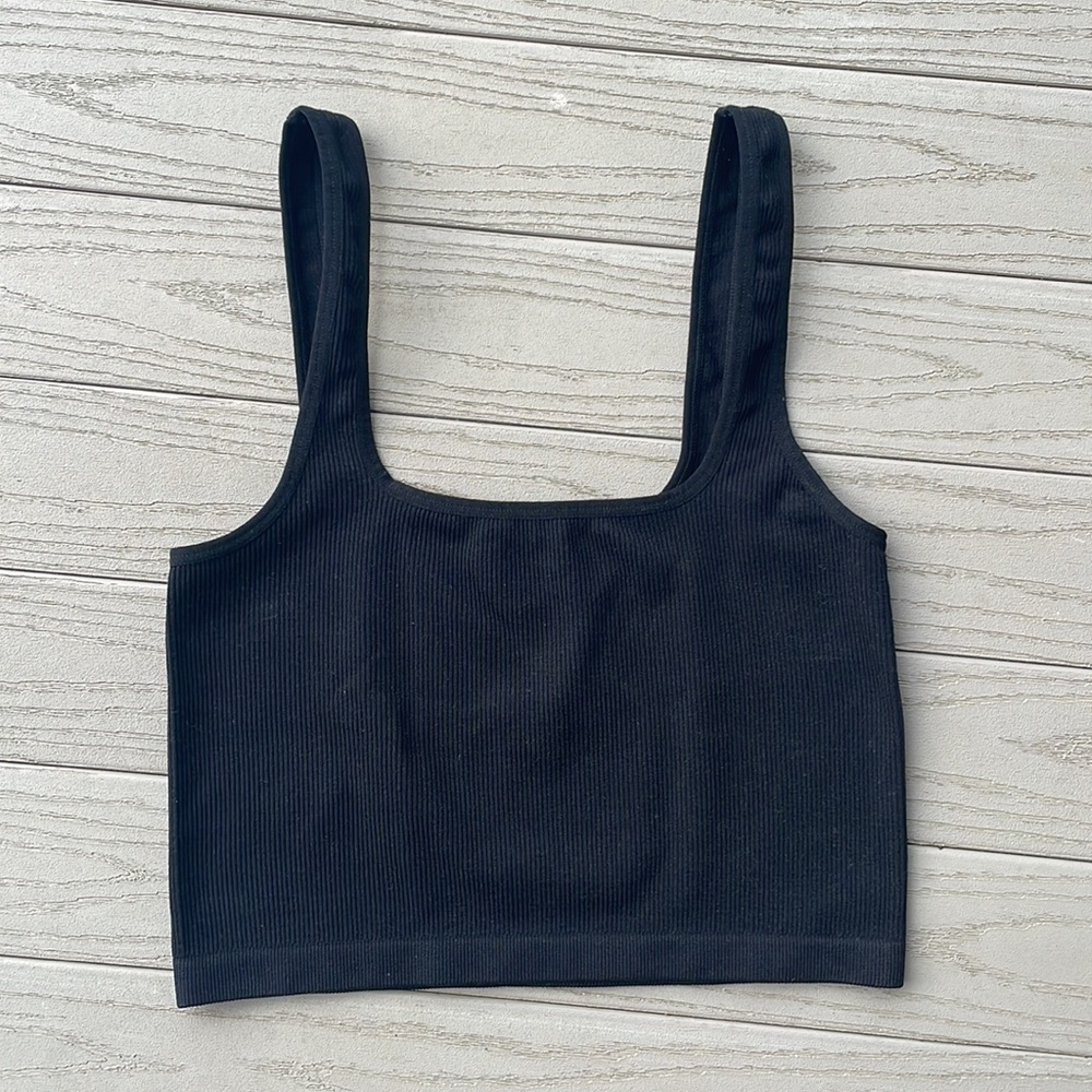 Bozzolo Basic Black Ribbed Cropped Tank Top